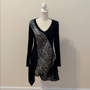 Beautiful woman’s tunic!